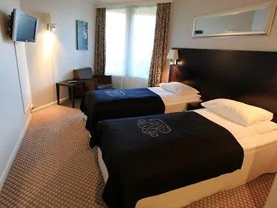 Hardangerfjord 4* Øystese