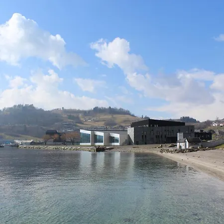 Hardangerfjord Hotel Øystese